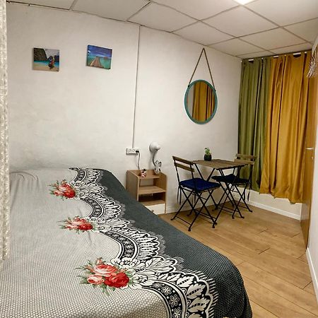 Dotan'S Boutique Guesthouse - By The Beach! Tel Aviv Bagian luar foto
