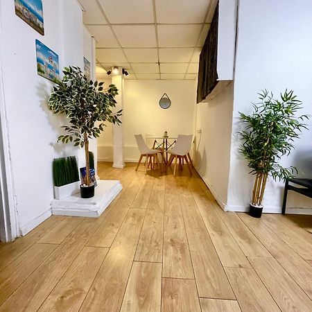 Dotan'S Boutique Guesthouse - By The Beach! Tel Aviv Bagian luar foto
