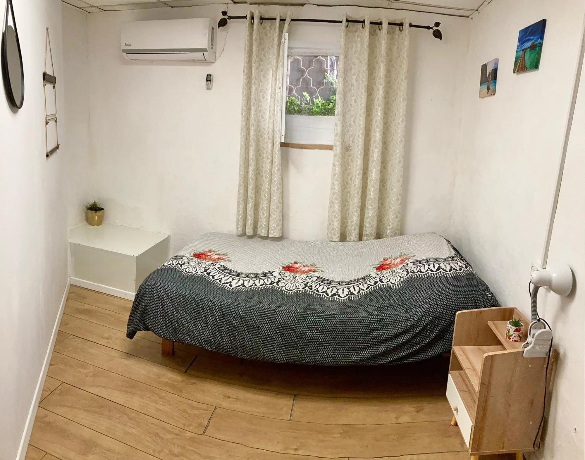Dotan'S Boutique Guesthouse - By The Beach! Tel Aviv Bagian luar foto