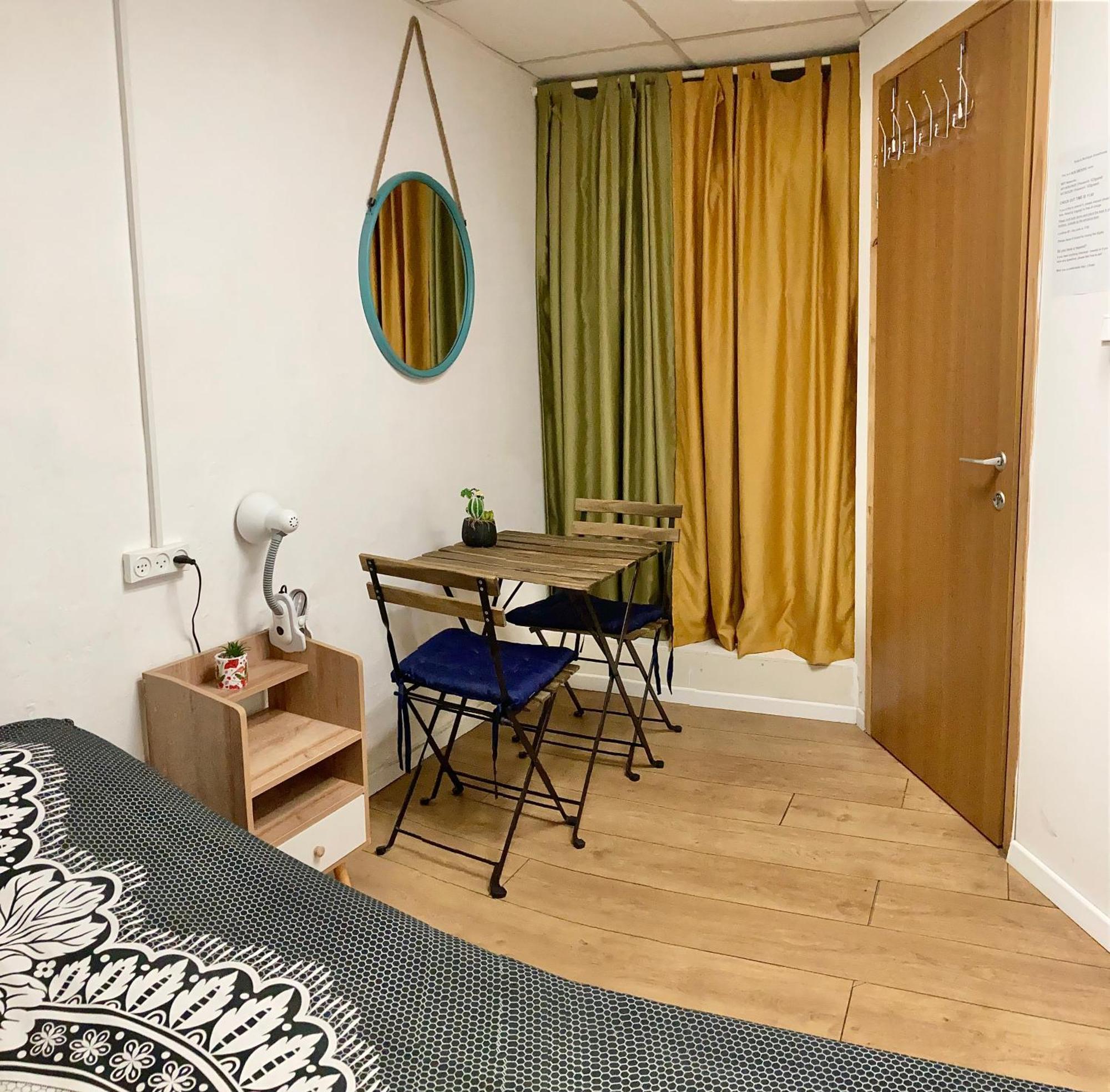 Dotan'S Boutique Guesthouse - By The Beach! Tel Aviv Bagian luar foto