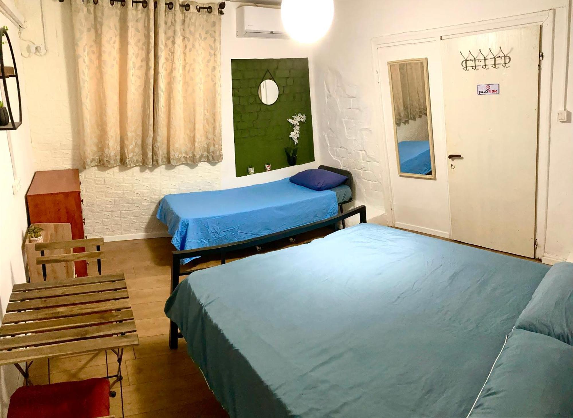 Dotan'S Boutique Guesthouse - By The Beach! Tel Aviv Bagian luar foto