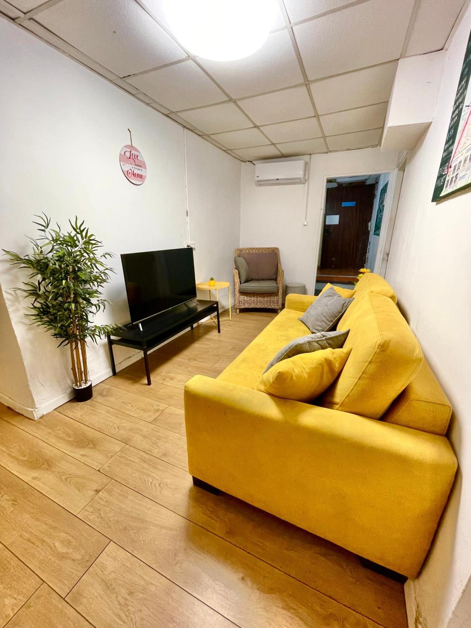 Dotan'S Boutique Guesthouse - By The Beach! Tel Aviv Bagian luar foto